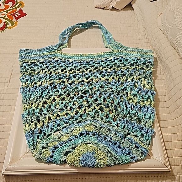 Hand Crafted variegated aqua beach tote - Picture 2 of 6